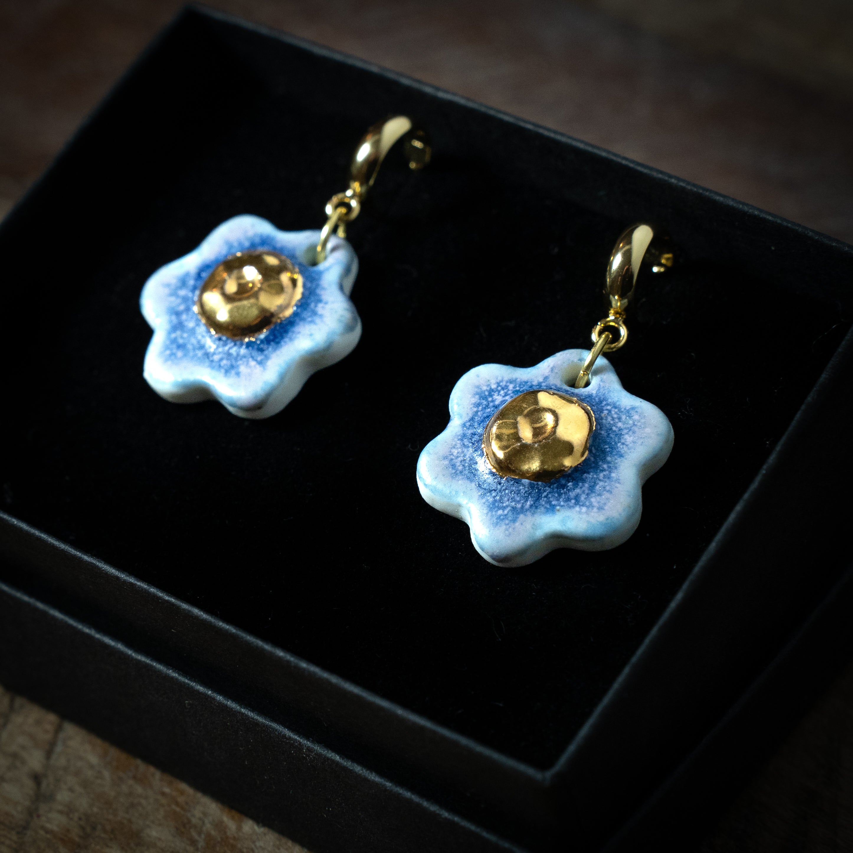 Lilac Speckle Daisy Earrings