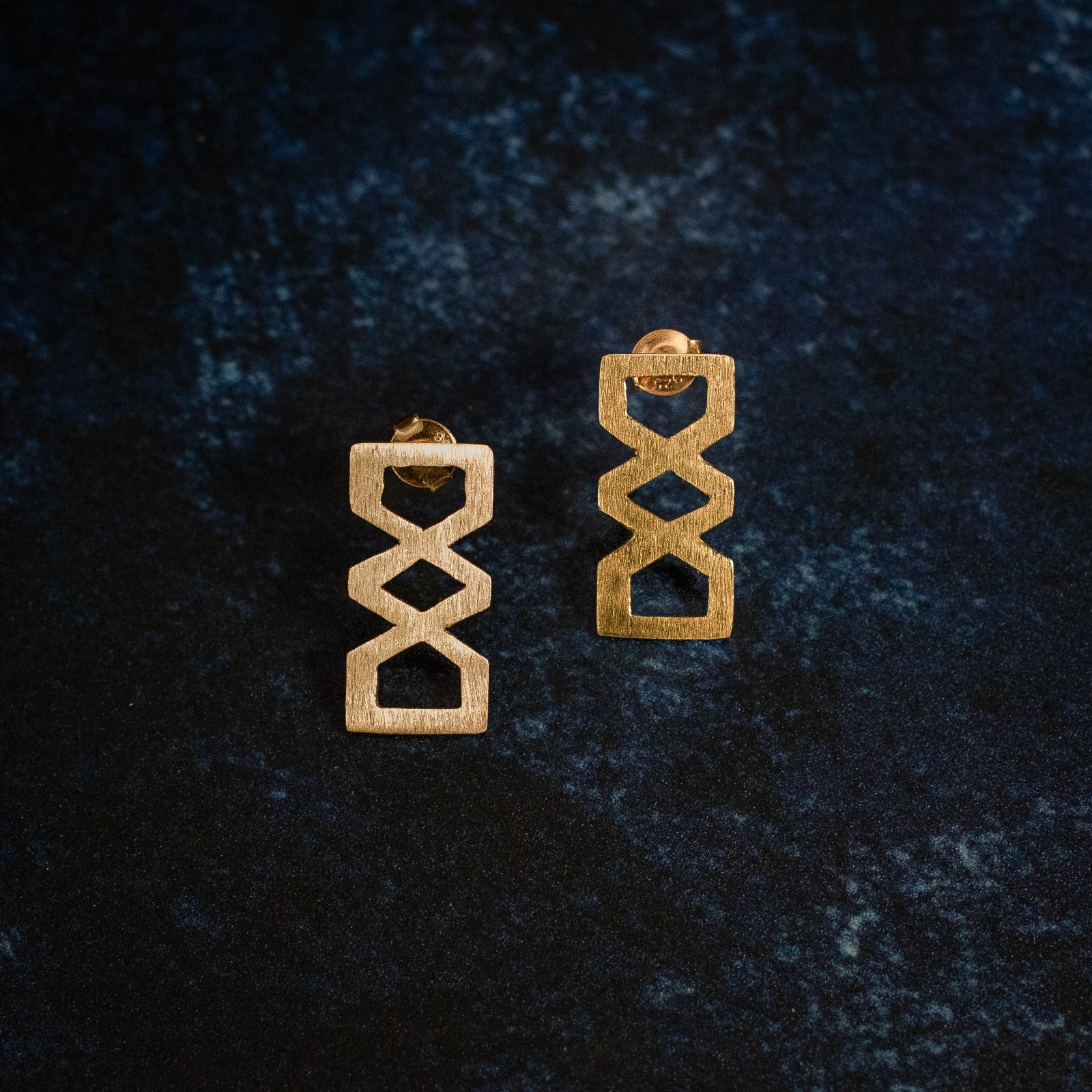 Girih bar Earrings in Gold Vermeil