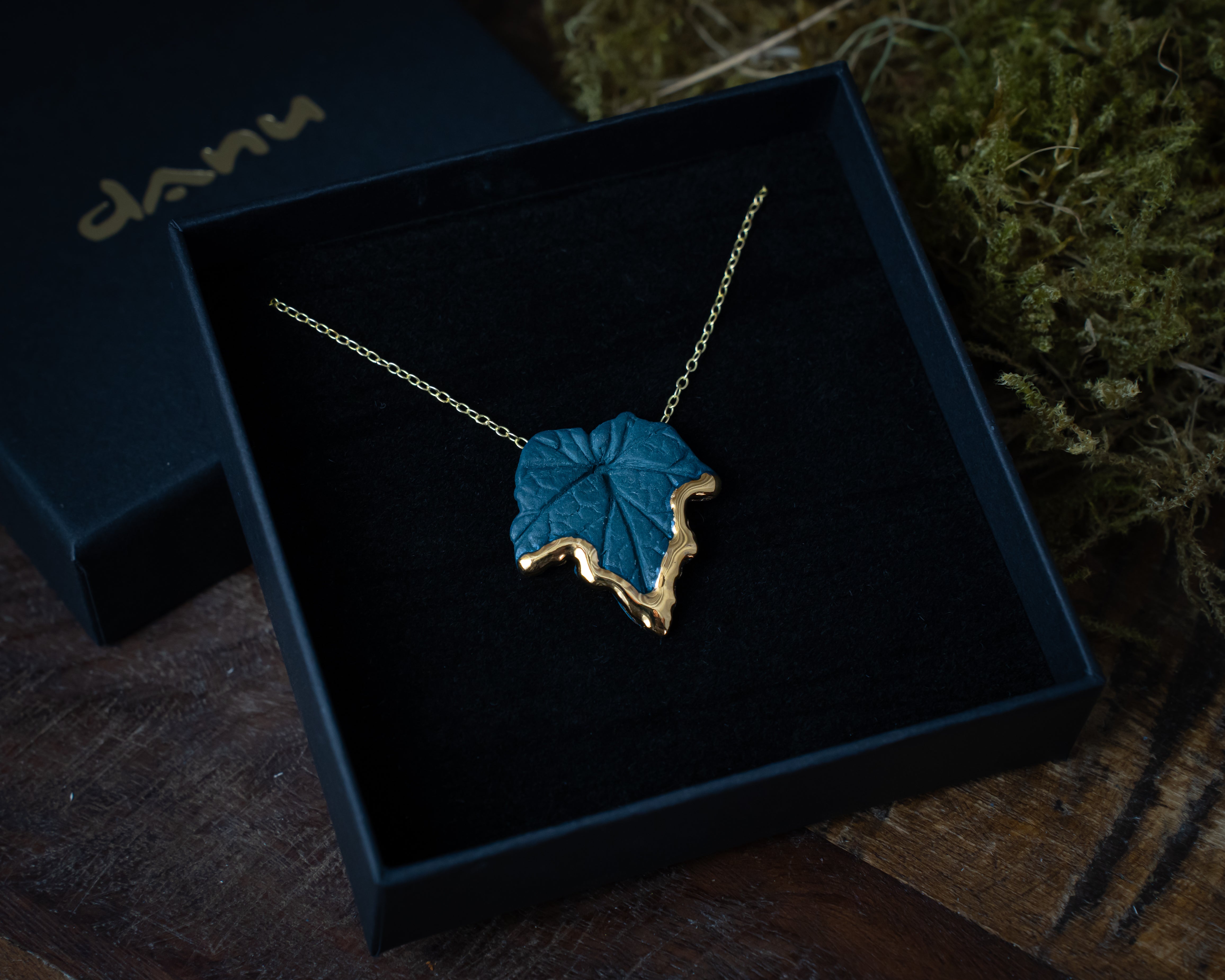 Irish Ivy Leaf in Matte Teal