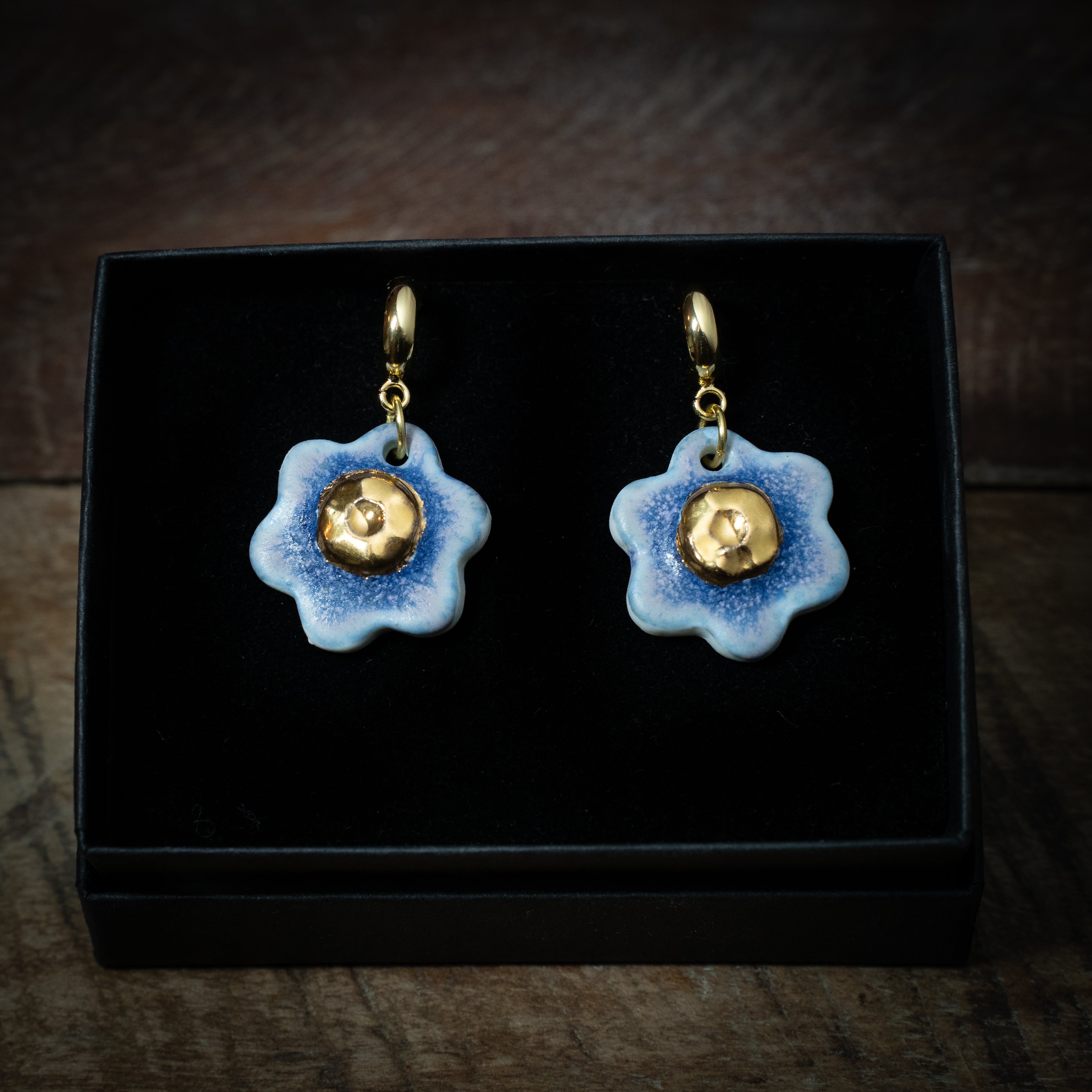 Lilac Speckle Daisy Earrings